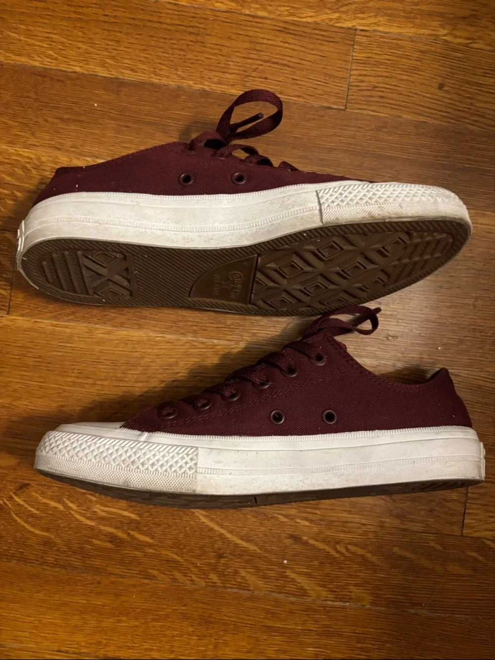 Converse Chuck Taylor II Low Top Sneakers in Burgundy with White Toe - Picture 3 of 5